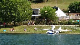 Camping La Romiguiere : Hydravion sur la plage   2